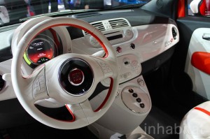 2013_Fiat_500e_LA_0007