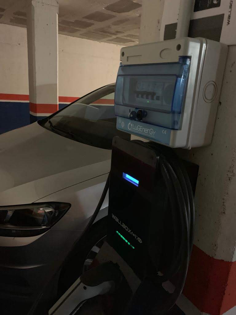 cargador vehículo eléctrico